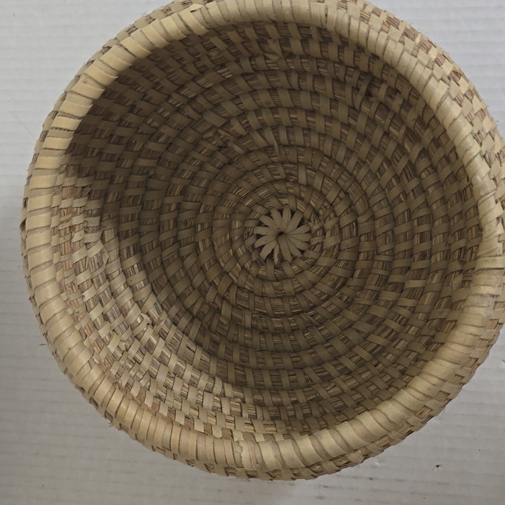 South Carolina Handwoven Sweetgrass Basket - Picture 7 of 16